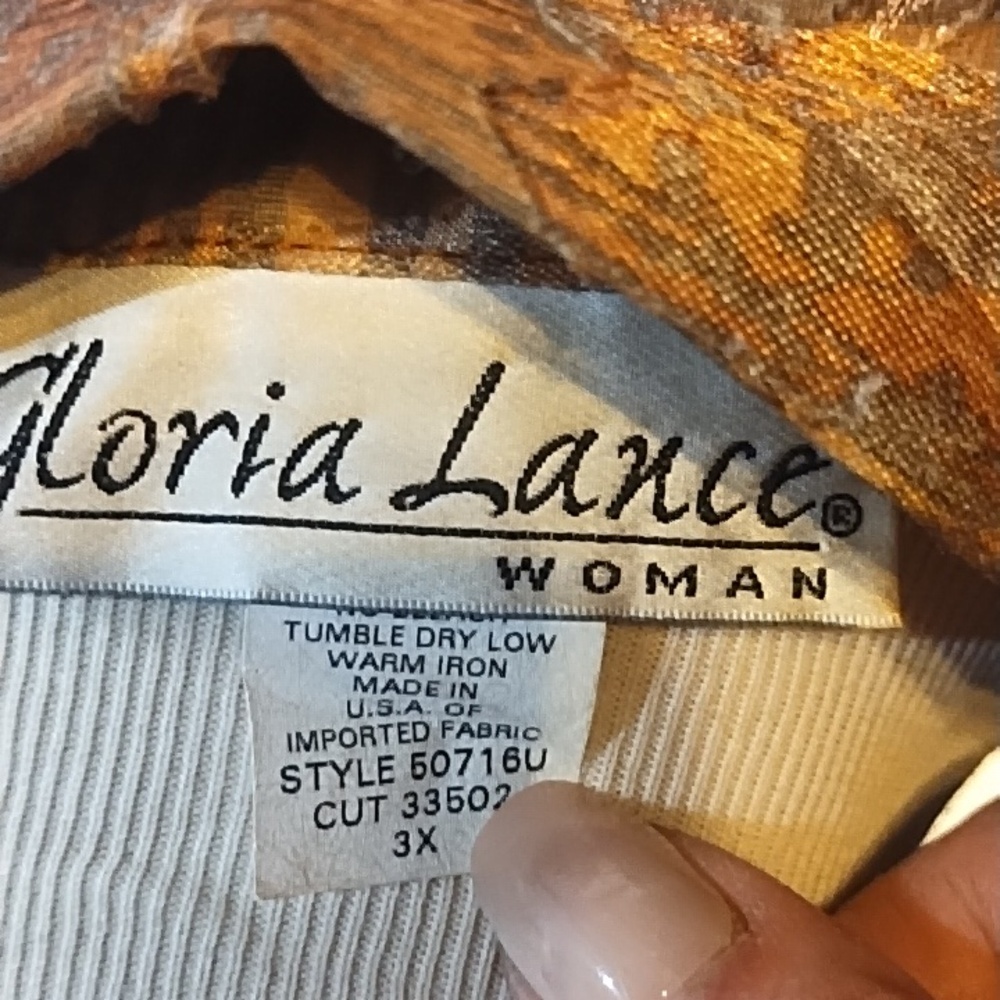 Gloria Lance Abstract Patterned Blouse and Tank Set - Picture 2 of 4